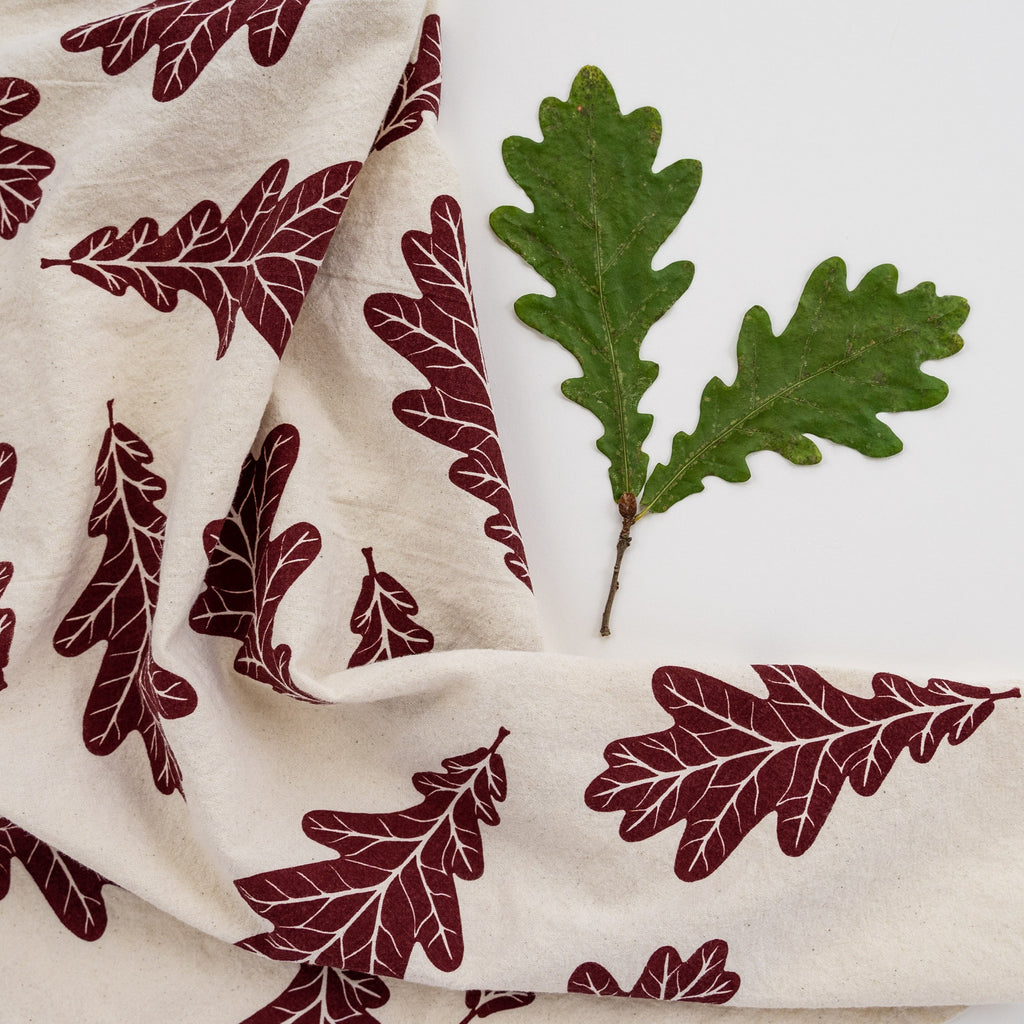 Natural cotton kitchen towel with oak leaves